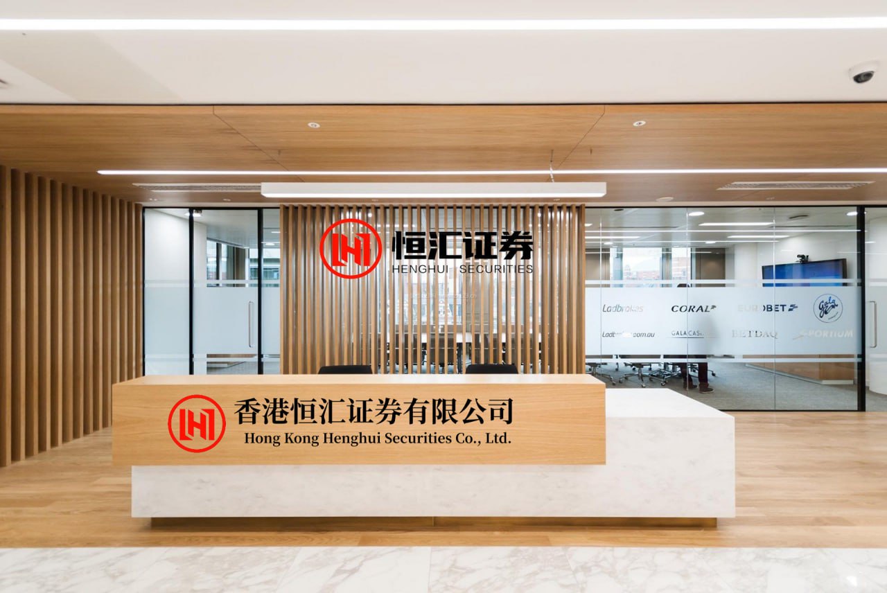 邦乾配倍 张檬婆婆从韩国来看孙子，奶奶见面礼是金子，抱着Dylan一脸慈爱